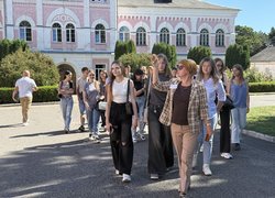 Бібліотека УНУ відкриває двері у світ традицій і культурної спадщини університету