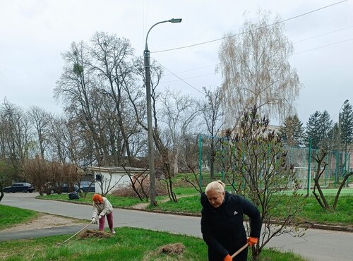 ВЕСНЯНЕ ПРИБИРАННЯ