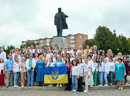 Кафедра загального землеробства під синьо-жовтим стягом єдності та свободи
