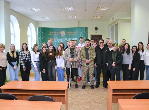Літературна зустріч: поезія війни та голоси правди