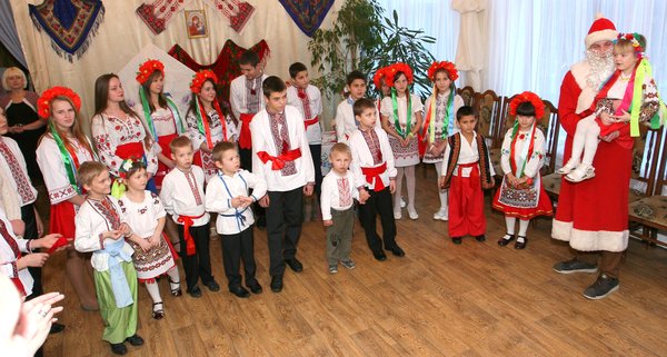 До дитячого притулку завітав Святий Миколай