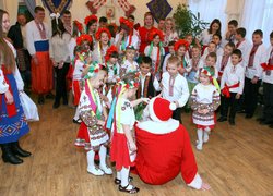 До дитячого притулку завітав Святий Миколай
