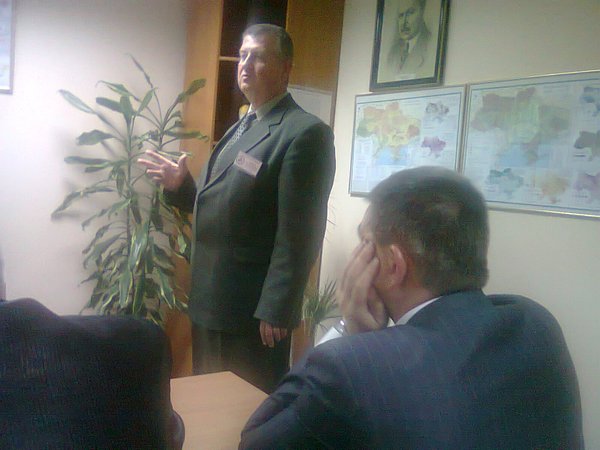 Про полезахисні лісові насадження Уманського Національного університету садівництва доповідає доцент кафедри лісового господарства Уманського НУС М.В. Шемякін.