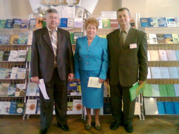 Учасники конференції (зліва – направо): М.О. Клименко, Д.В. Лико, М.В. Шемякін.