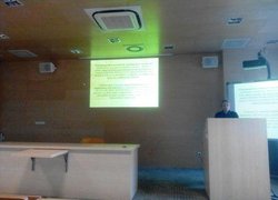Доктор Кухарська за викладом теми зі зберігання плодів та овочів