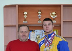 Тренер Василь Авксентійович Миронюк із чемпіоном