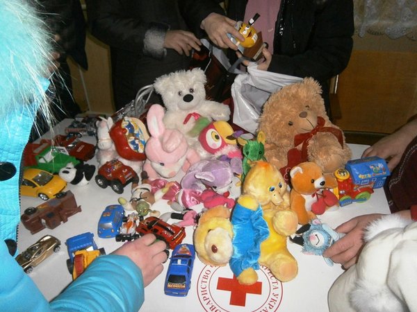 Gifts on the occasion of St. Nicholas Day from Uman Red Cross